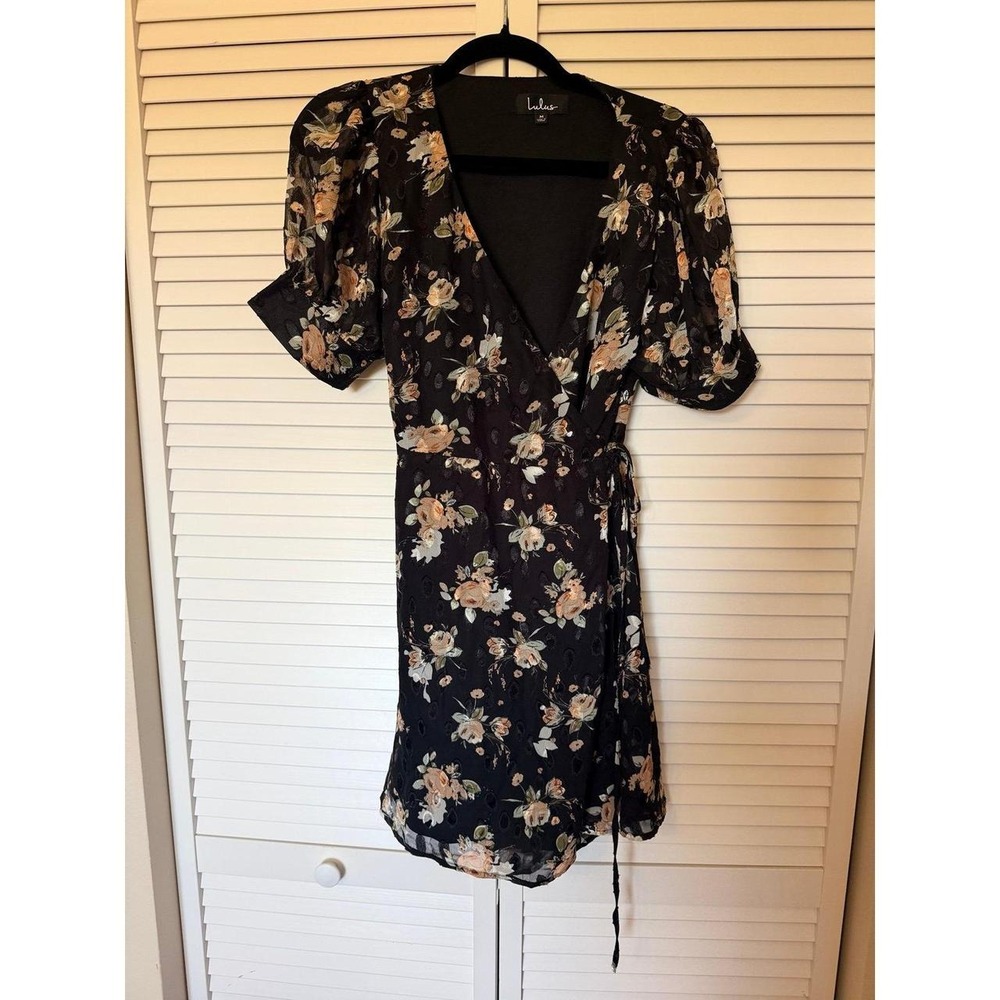 Lulus size medium floral wrap dress brand new